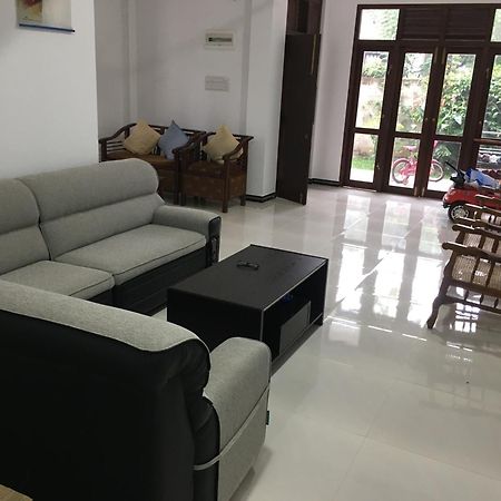 Bosadi Homestay Katunayaka Ngoại thất bức ảnh