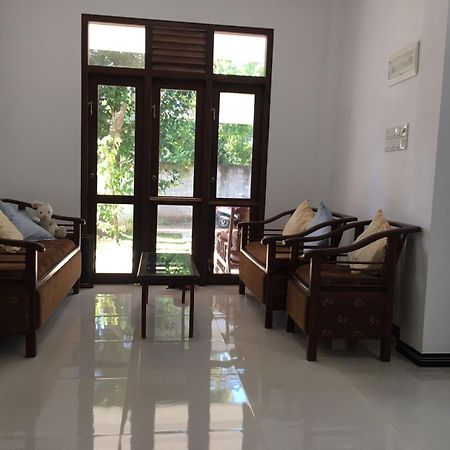 Bosadi Homestay Katunayaka Ngoại thất bức ảnh