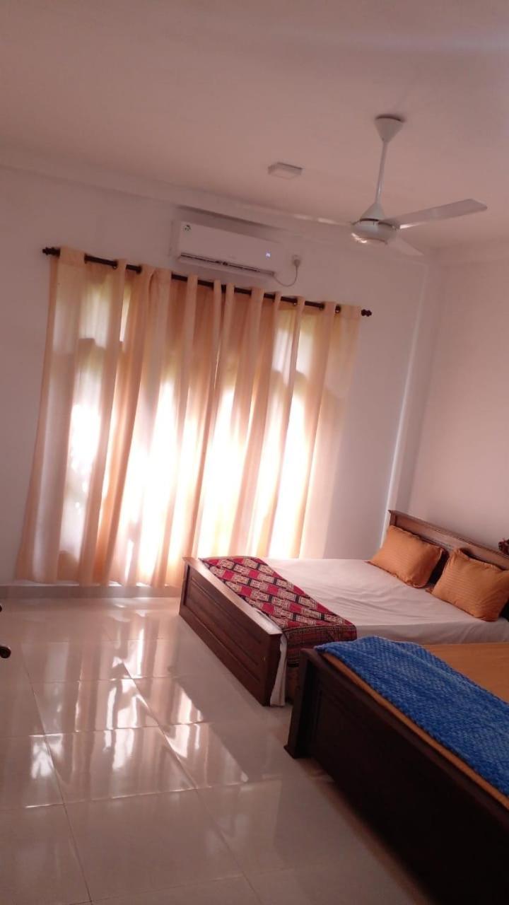 Bosadi Homestay Katunayaka Ngoại thất bức ảnh
